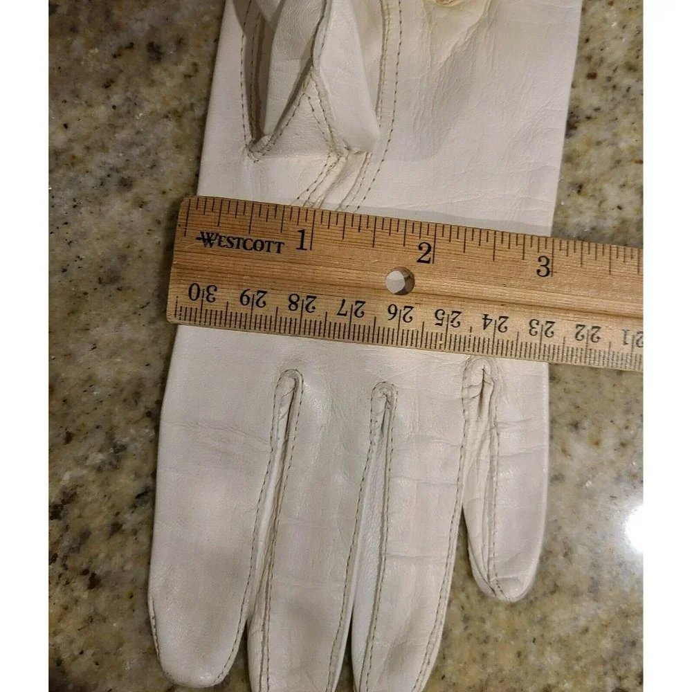 Vintage Leather White 8